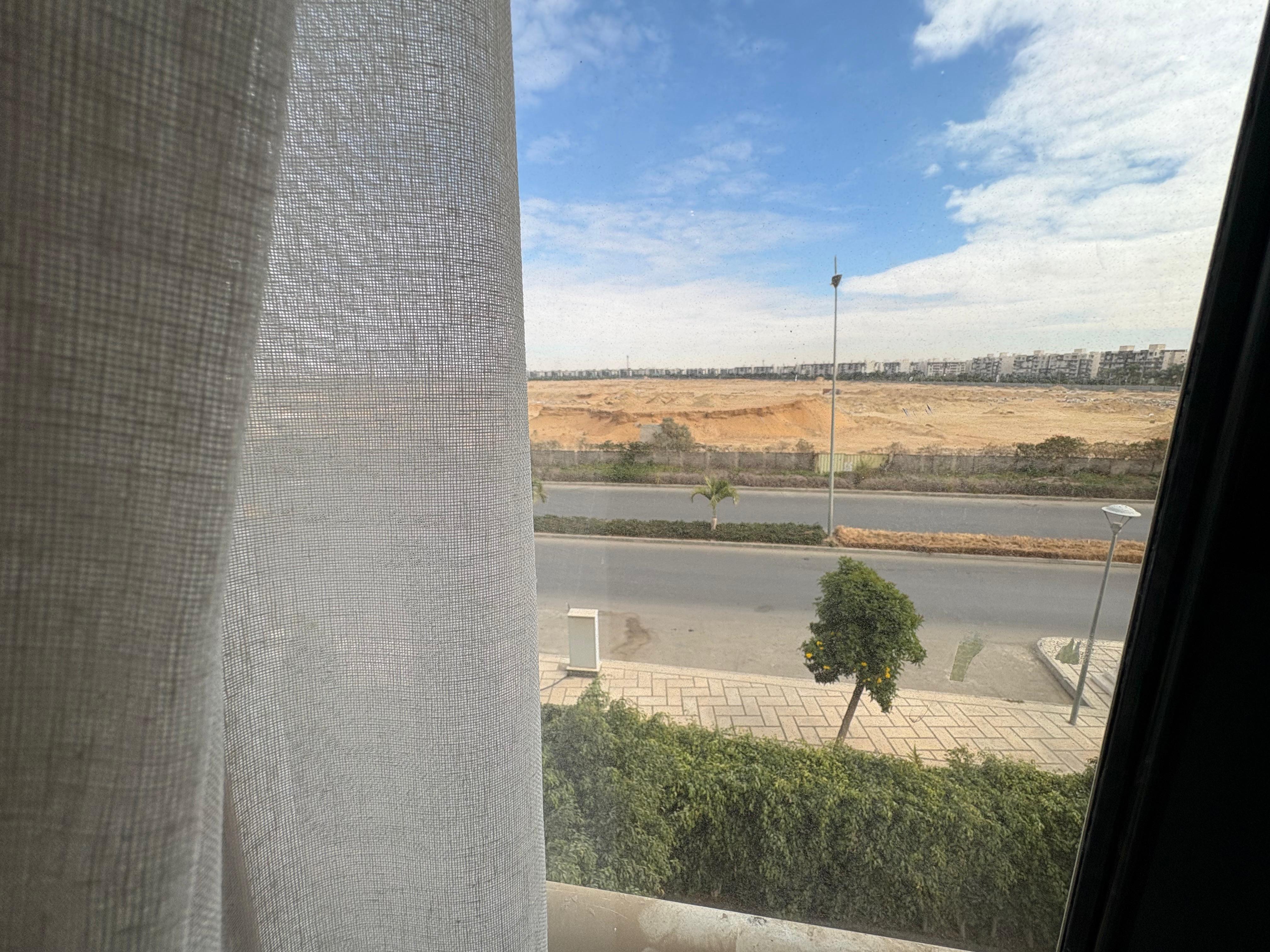 200م بسعر لقطه بال b10 فيو الحديقه المركزيه مباشره