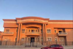 فيلا للبيع كاش بمدينة الشروق بالحي الخامس نصف تشطيب 