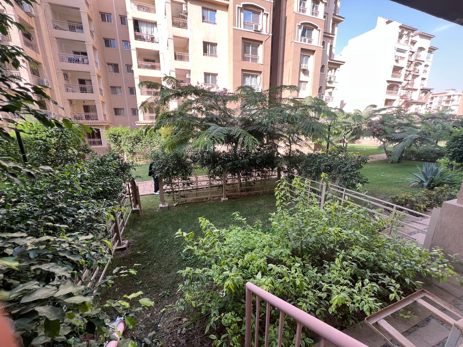 بمدينتى شقة 96 م2 بحرى للبيع كاش تطل على وايد جـــاردن