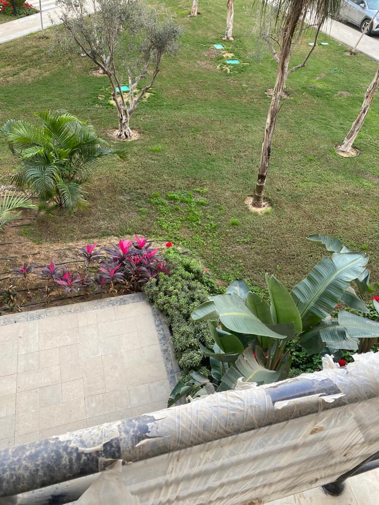 شقه للبيع في ايدن الرحاب مساحه كليه 164م مقسمه الي (3نوم منه