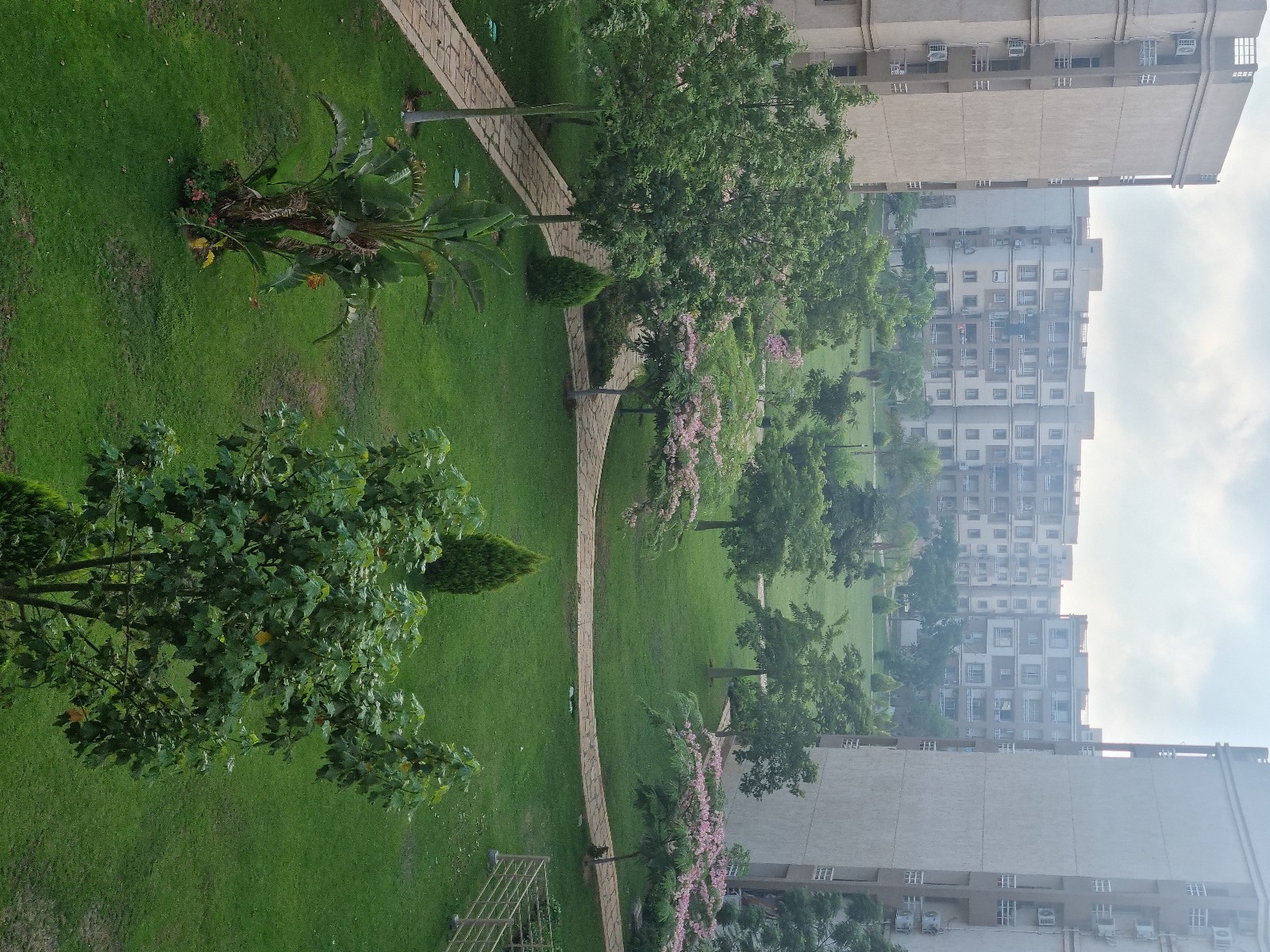 شقه 145 م للايجار في ال b6 جاردن فيو