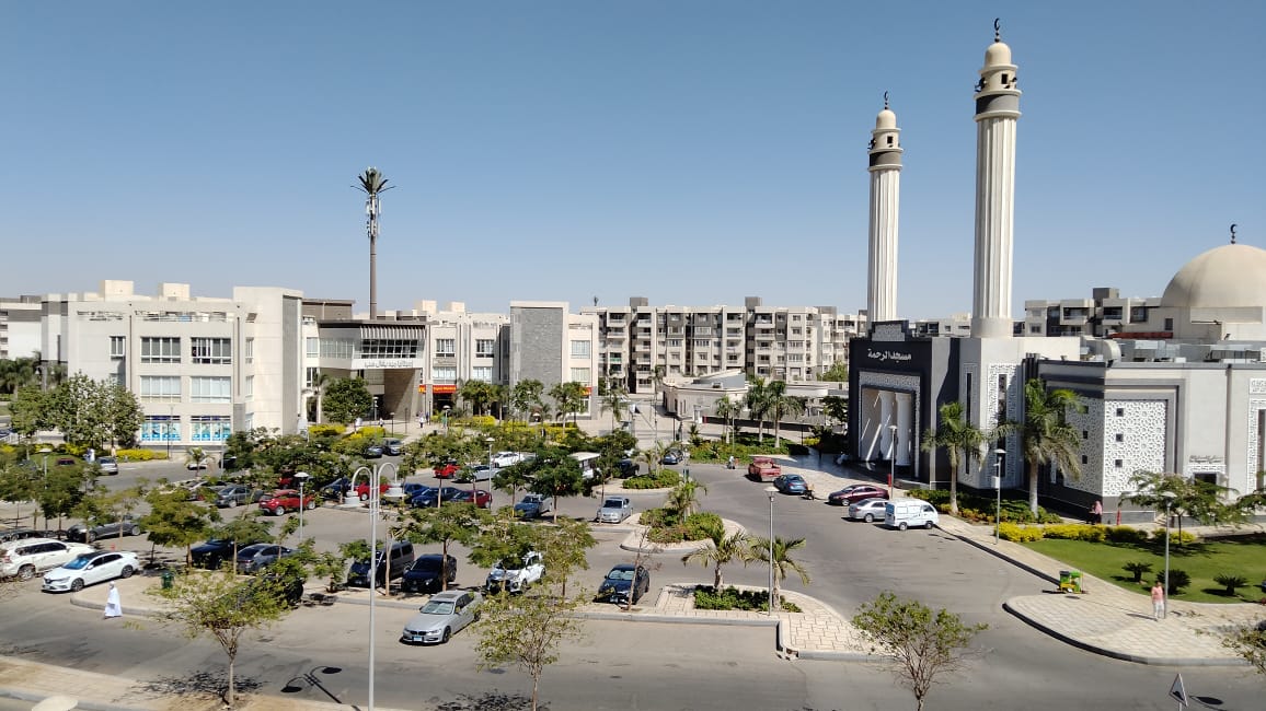 شقة للبيع بمدينتي 107م بارك فيو بجوار الخدمات بB14 
