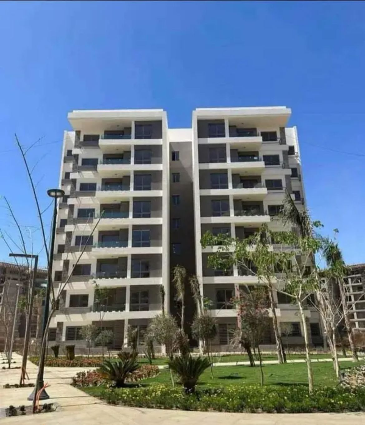 شقه للبيع بتسهيلات علي10سنه بنور مساحه81م بوايد جاردن بالb2