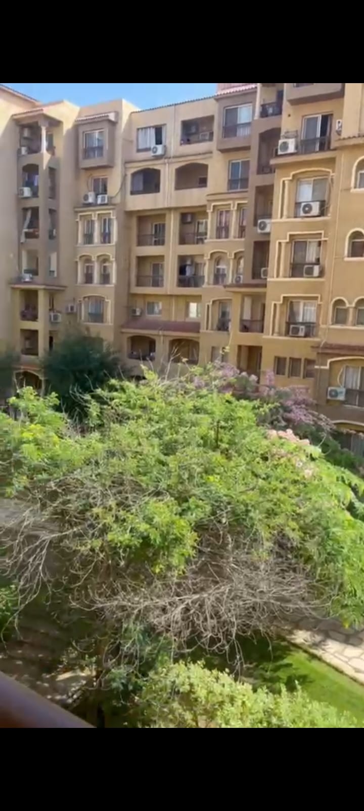 مدينتى للبيع شقه 211م بالb1 دور تانى بحرى فيوجاردن