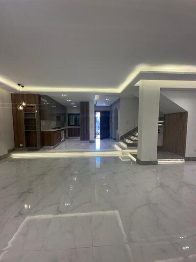 في سيليا فيلا رباعية ناصية ممر تشطيب هاي لوكس اول سكن 329م 