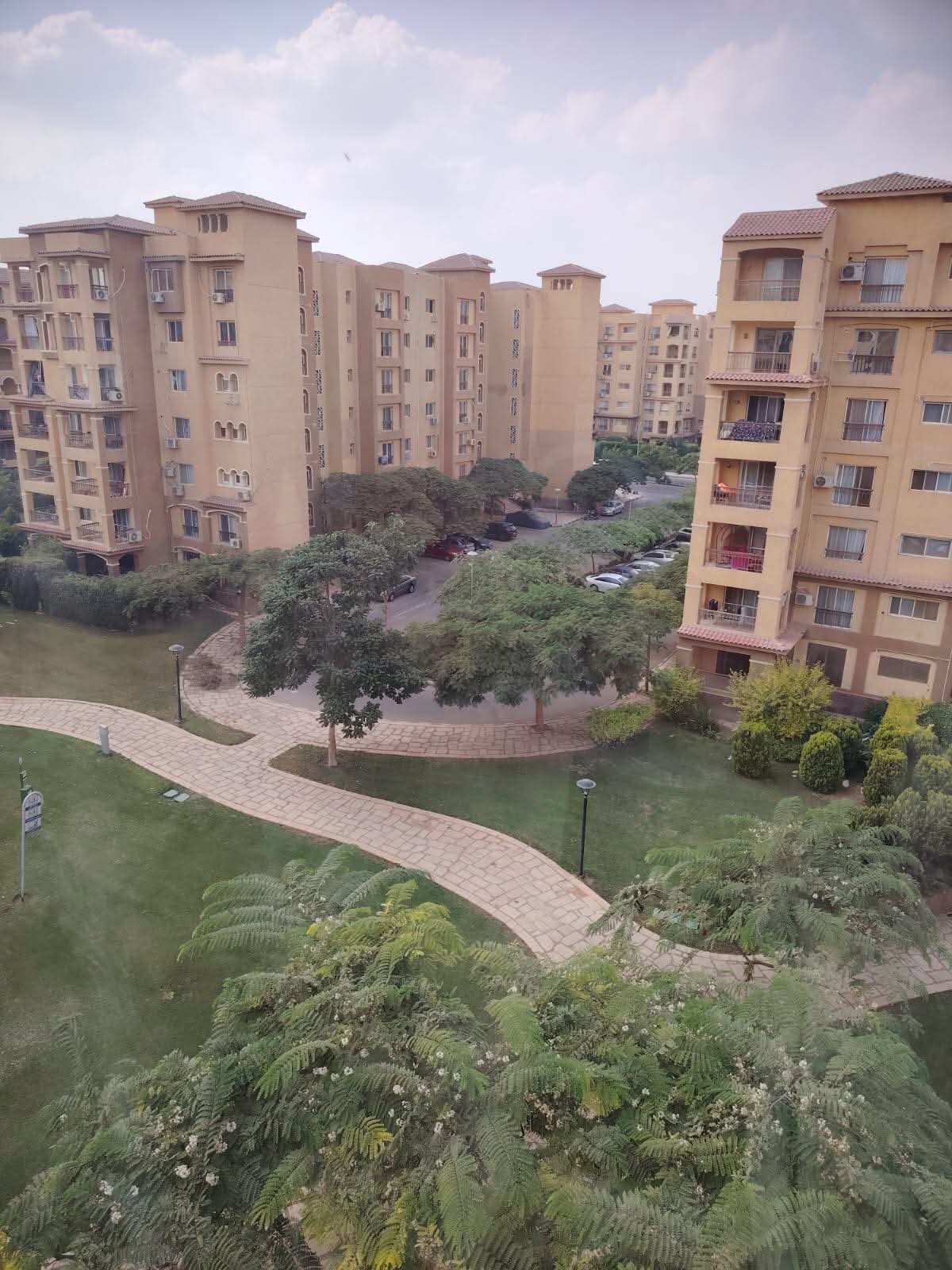 بمدينتى شقة 107 م2 للبيع كاش تطل جاردن 