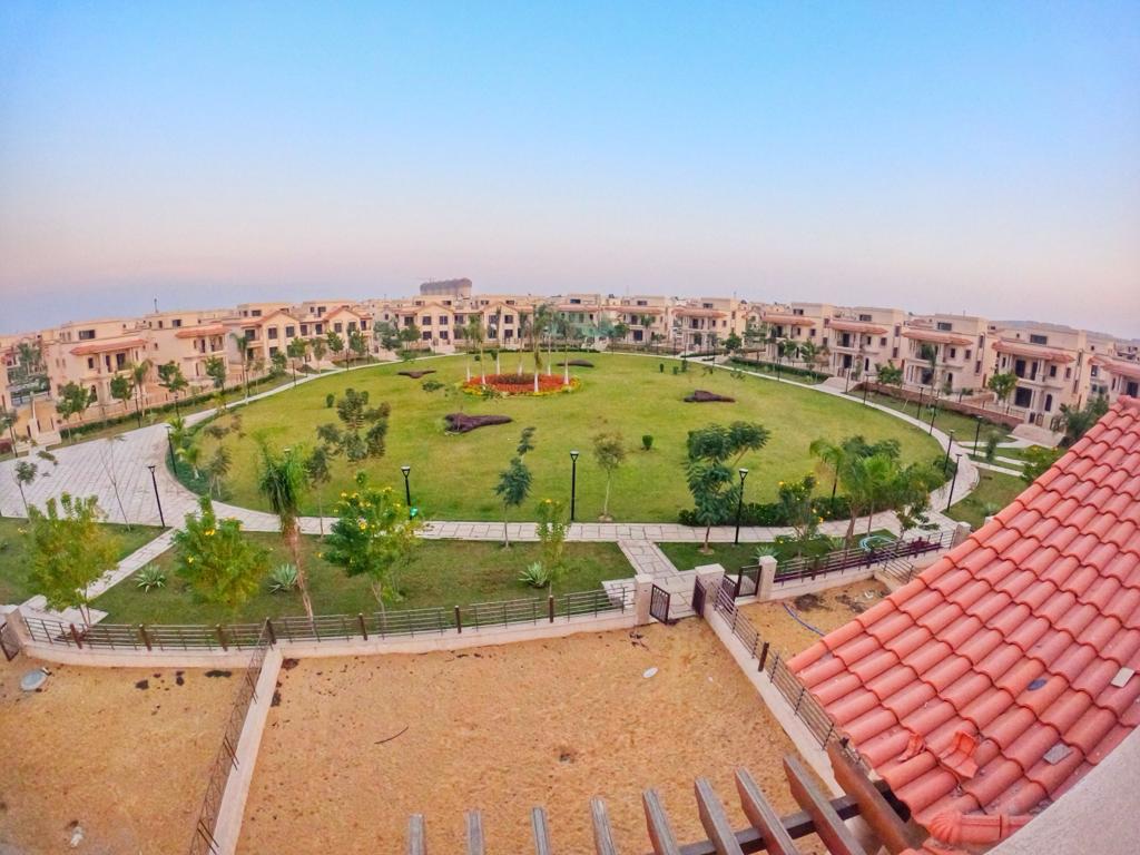 بمدينتى فيلا 321 م2 للبيع تقسيط تطل على وايد جـــاردن