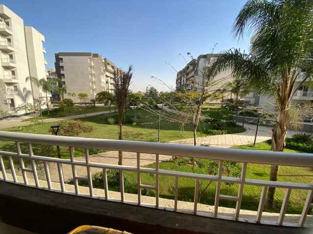 في مدينتي شقة للبيع 165م بمقدم وتسهيلات فيو وايد جاردن ناصية