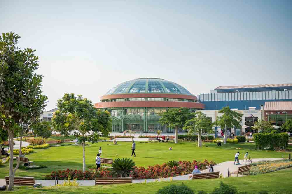 عيادة طبية للإيجار فى مول East hub   مساحة 42م