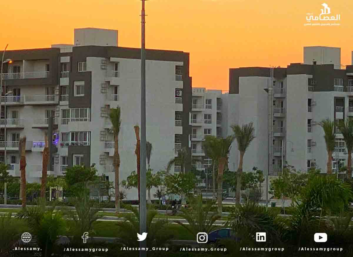 شقه للايجار مفروش بمدينتي في الb12مساحه 85 متر تطل علي جاردن