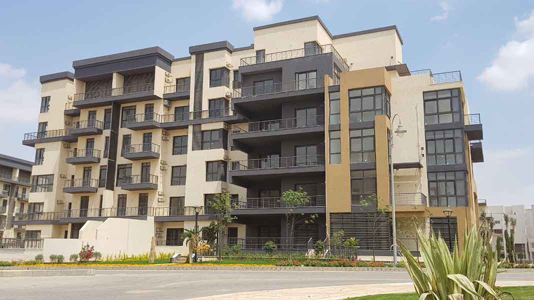 شقه للايجار قانون جديد بمدينتي 105 متر في الb8