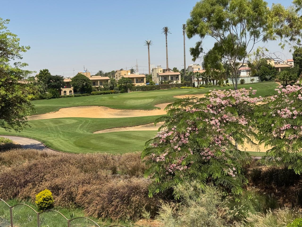 فيلا فاخره للبيع نموذج V بال vg1 فيو الجولف ارض 875م