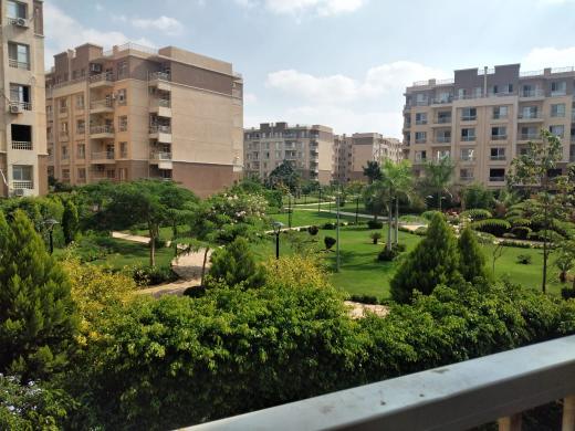 شقه للبيع كاش بمدينتي 96متر في الb11 فيو جاردن