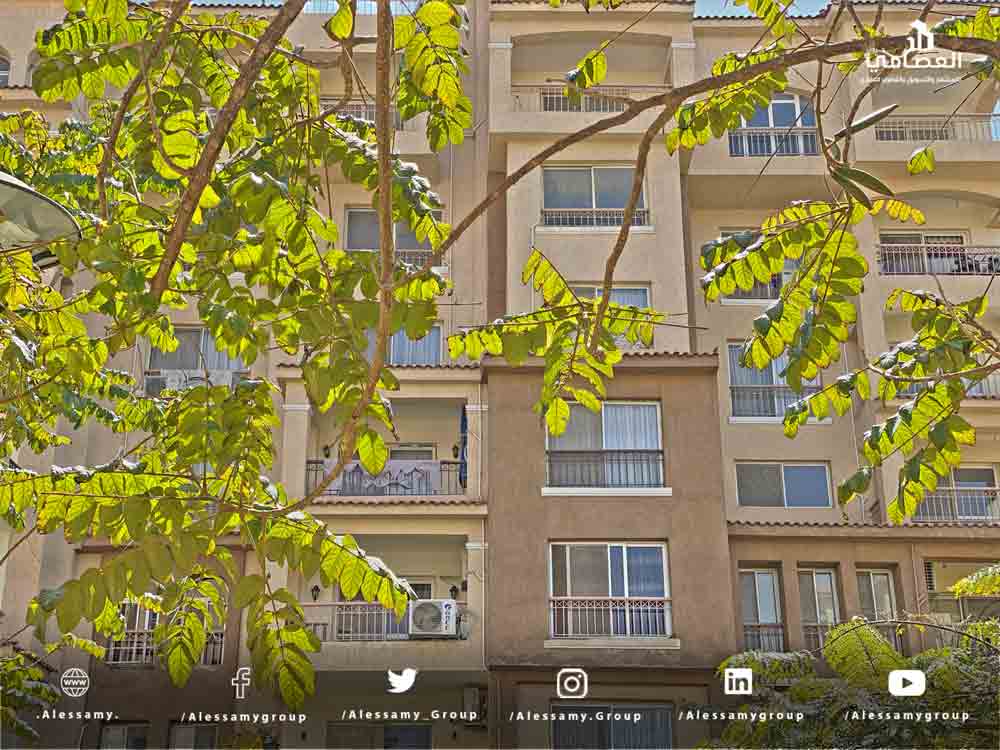 شقه للبيع بمدينتي 175 متر في ال b3تطل علي جاردن فيو