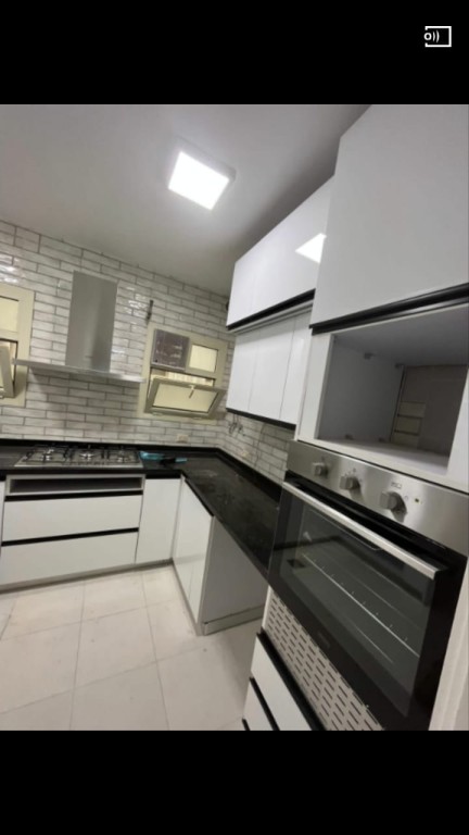 شقه للأيجار في مدينة الشروق بكمبوند الباتيو كازا