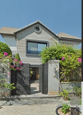 فيلا stand alone للبيع كاش بكمبوند ضاحية النخيل في الشروق