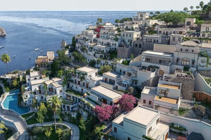 شاليه للبيع southmed بالتقسيط على 12 سنه فيو مارينا وبحيرات