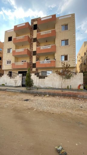 شقة للبيع كاش بأفضل مناطق مدينة الشروق ( المنطقة السادسة )