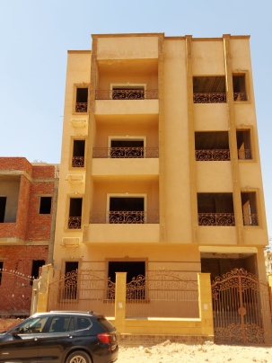 عمارة كاملة للبيع كاش بمدينة الشروق بالإسكان العائلى 