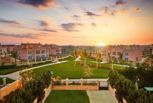 بنتهاوس للبيع كاش بمدينة الشروق بكمبوند كيلوبترا بالاس 430 م