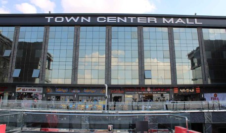 محل تجارى للبيع بمدينة الشروق بمول تاون سنتر town center 